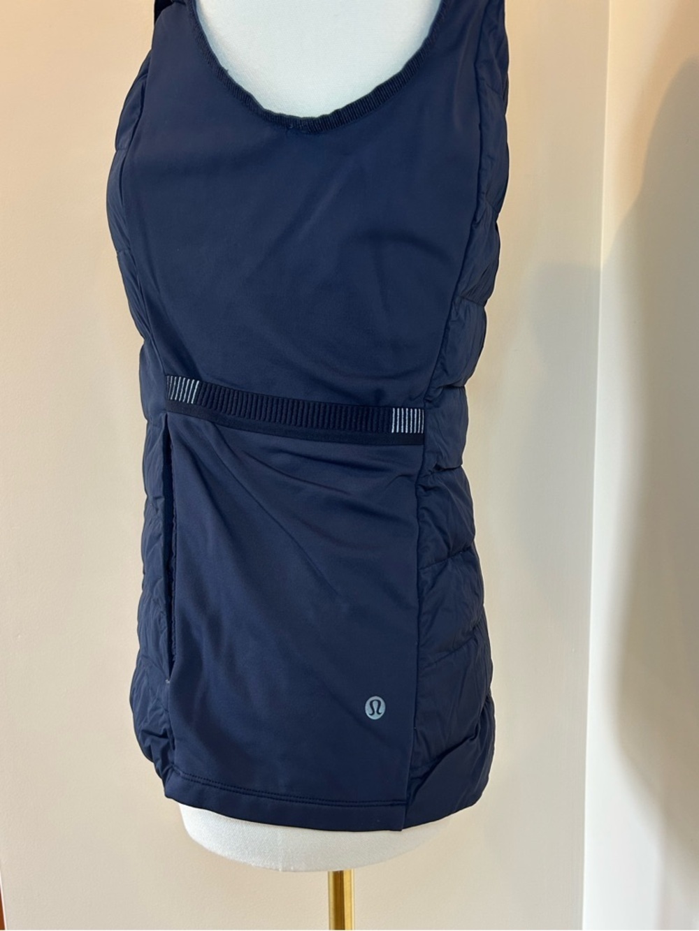 Lululemon Down For It All Vest True Navy Size 6 - Picture 5 of 8